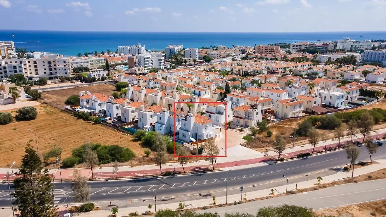 Villa Daphne By Ezoria Villas Protaras