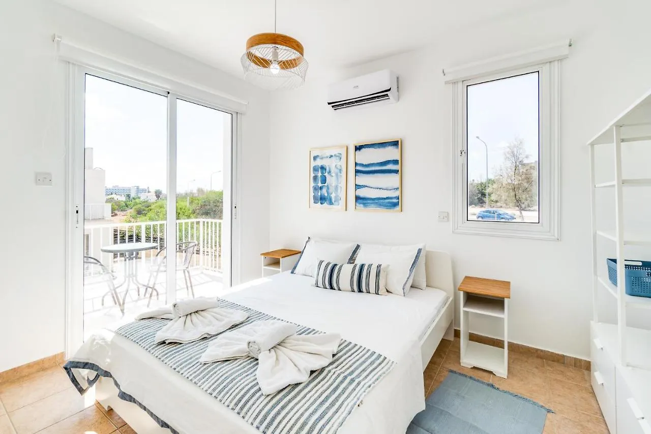 Villa Daphne By Ezoria Villas Protaras