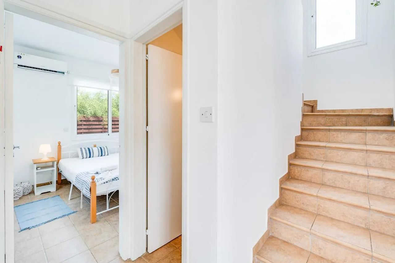 Villa Daphne By Ezoria Villas Protaras