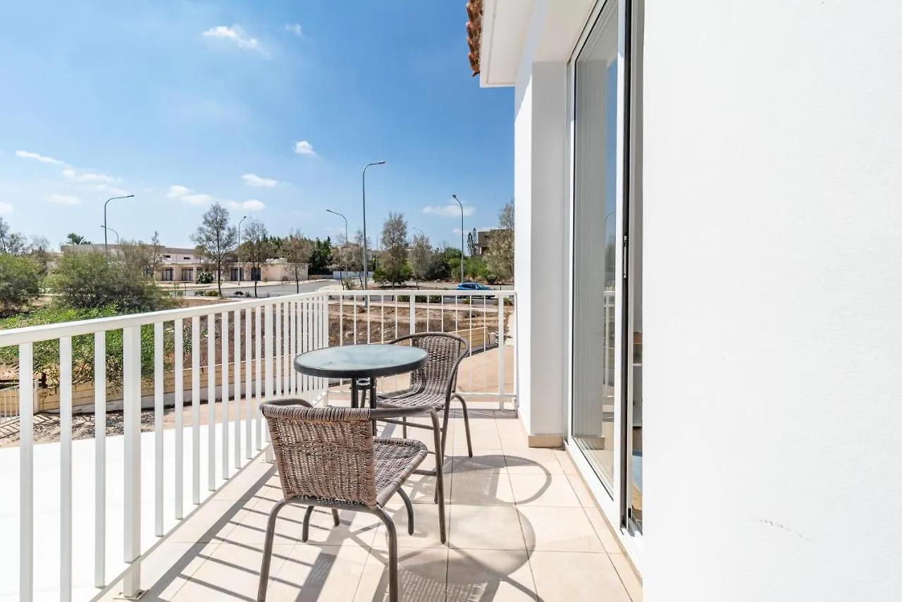 Villa Daphne By Ezoria Villas Protaras