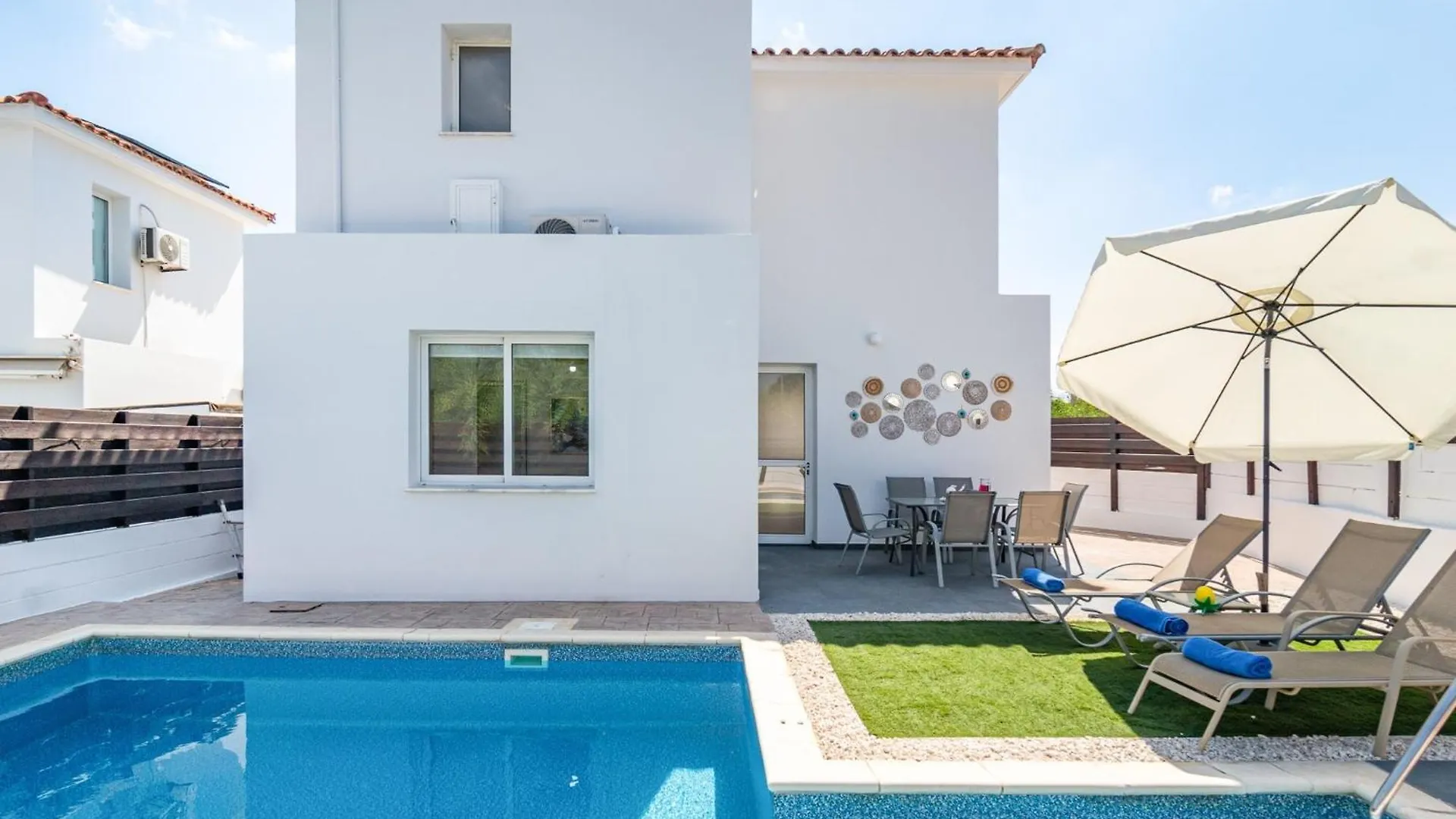 Villa Daphne By Ezoria Villas Protaras